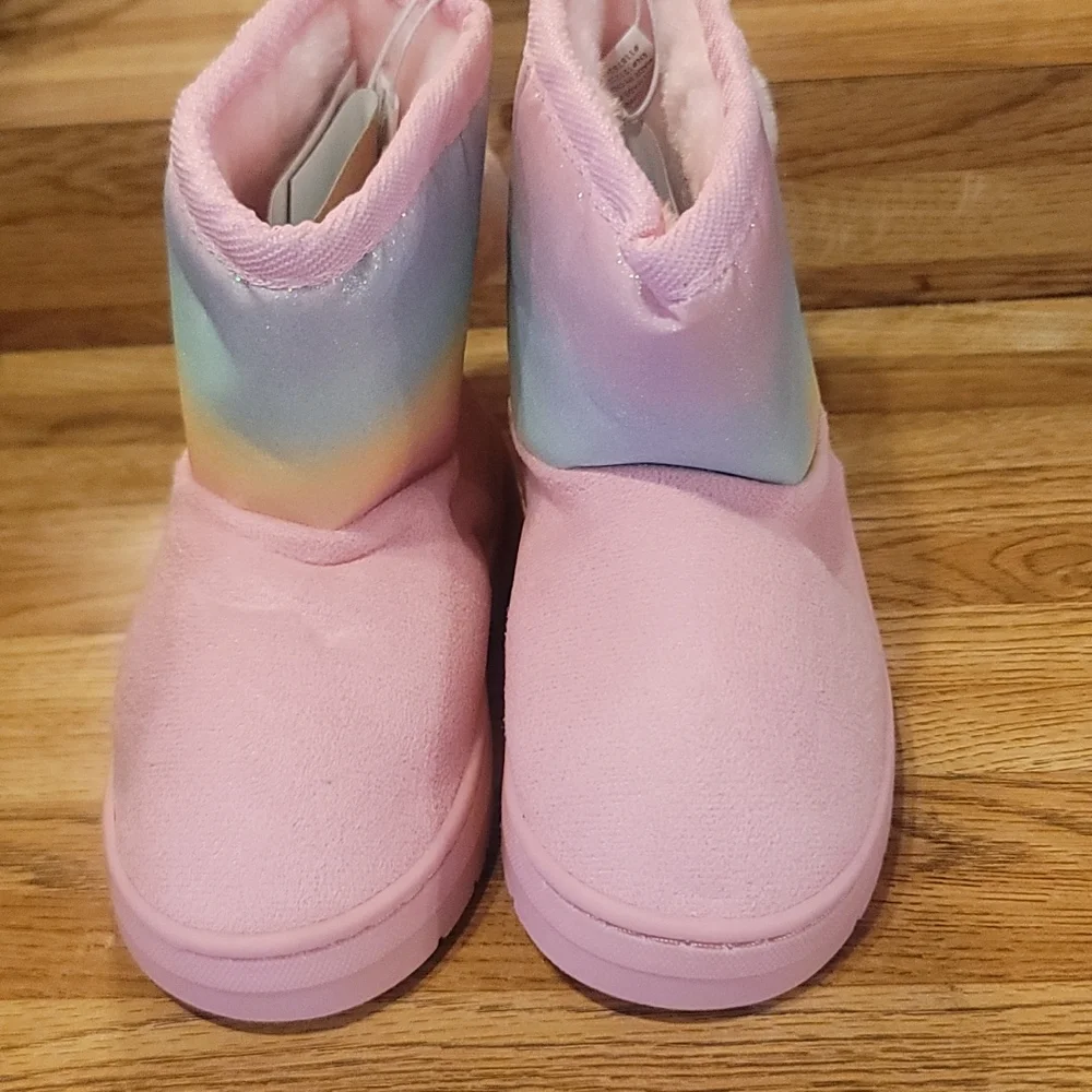 RAMPAGE GIRLS RAINBOW POM POM ACCENT WINTER BOOTS: NWT: SZ 7
